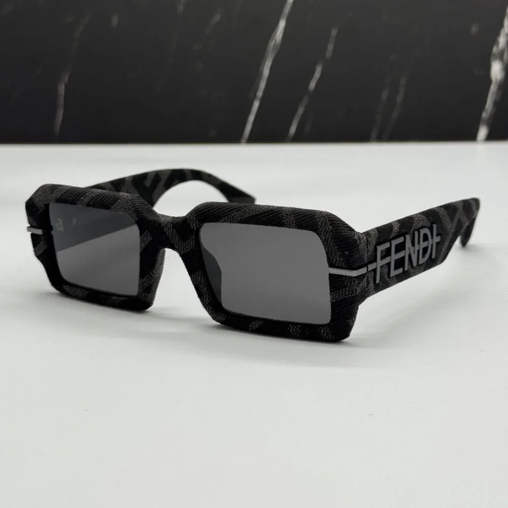NEW FE40074U 05A FENDI SUNGLASSES BLACK GREY UNISEX EYEWEAR FENDI